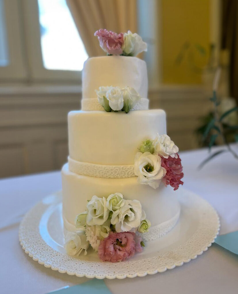 wedding cake by lenevents